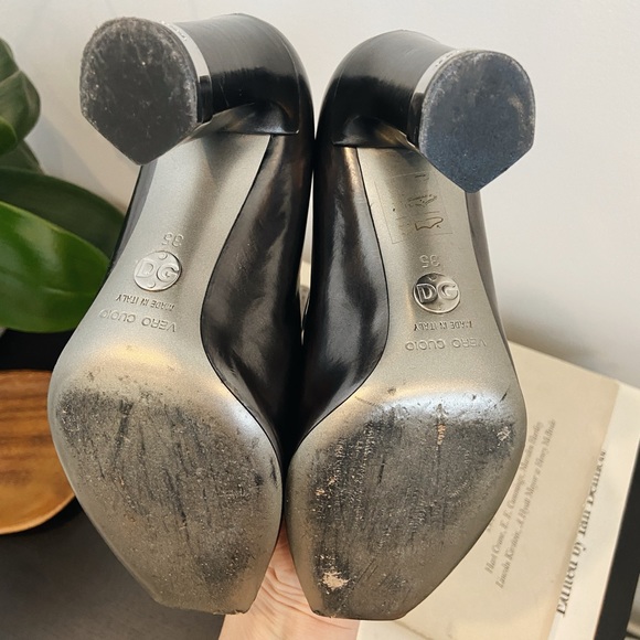 Dolce & Gabbana DeCollete Black Mirror Pumps - Picture 8 of 8